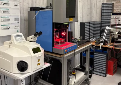 Laser Sirolasertec SL20 et ACI Laser pour soudure et marquage industriel, centre de réparation rare en France – Holap